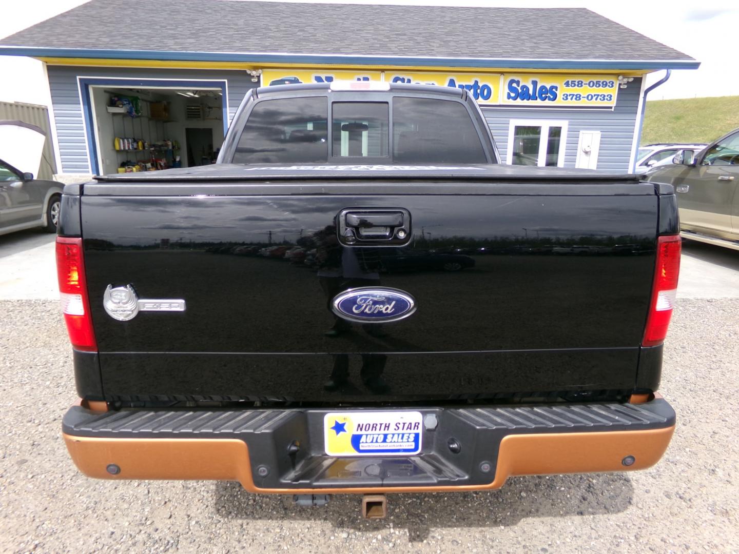 2008 Black Ford F-150 FX4 SuperCrew (1FTRW145X8F) with an 5.4L V6 SOHC 16V engine, 4-Speed Automatic transmission, located at 2630 Philips Field Rd., Fairbanks, AK, 99709, (907) 458-0593, 64.848068, -147.780609 - Photo#3